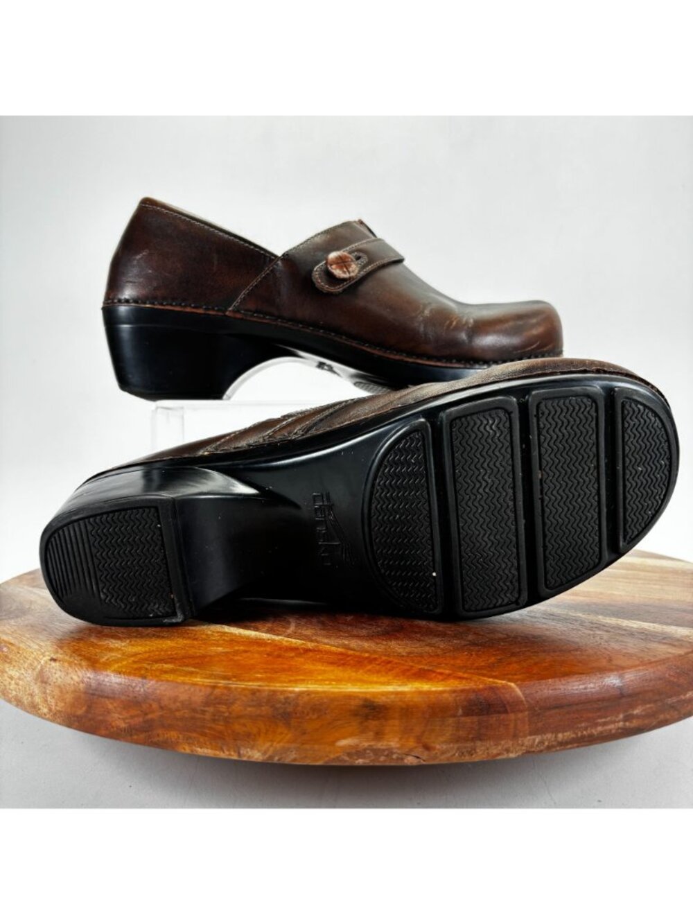 Dansko Womens Size 10 Solstice Button Strap Clog Burnished Brown Leather EU 42 - Picture 9 of 12